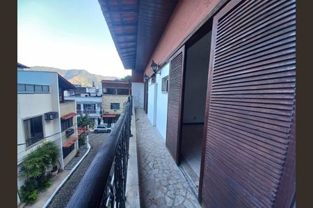 Casa de condomínio à venda com 400m², 6 quartos e 2 vagasFoto 01