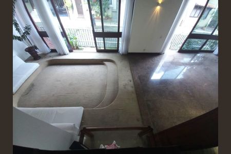 Casa de condomínio à venda com 400m², 6 quartos e 2 vagasFoto 01