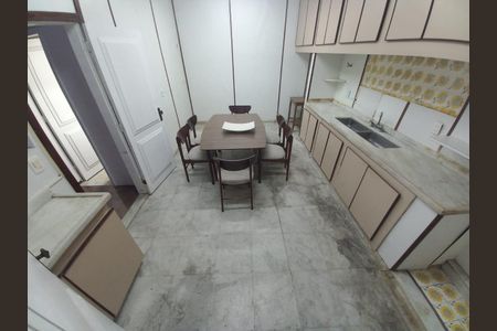 Casa de condomínio à venda com 400m², 6 quartos e 2 vagasFoto 01
