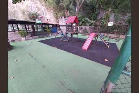 Casa de condomínio à venda com 400m², 6 quartos e 2 vagasFoto 01