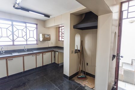 Casa à venda com 640m², 5 quartos e 4 vagasCozinha