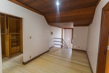 Casa à venda com 640m², 5 quartos e 4 vagasSala 4 