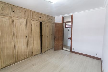 Casa à venda com 640m², 5 quartos e 4 vagasSuíte 1 
