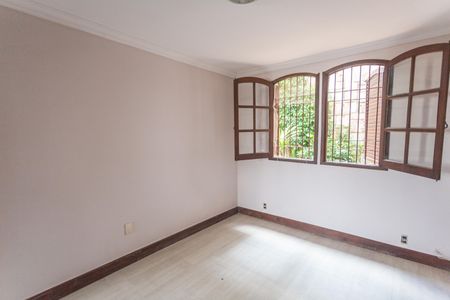 Casa à venda com 640m², 5 quartos e 4 vagasQuarto 1