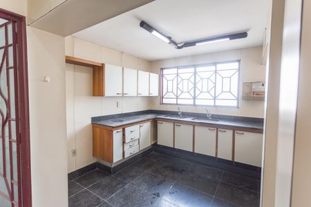 Casa à venda com 640m², 5 quartos e 4 vagasCozinha