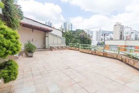 Casa à venda com 640m², 5 quartos e 4 vagasÁrea comum