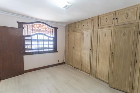 Casa à venda com 640m², 5 quartos e 4 vagasSuíte 1 