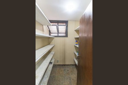 Casa à venda com 640m², 5 quartos e 4 vagasDespensa da Copa