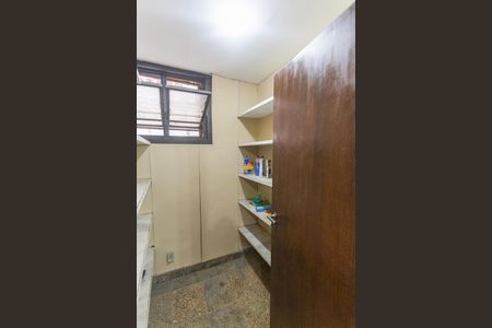 Casa à venda com 640m², 5 quartos e 4 vagasDespensa da Copa