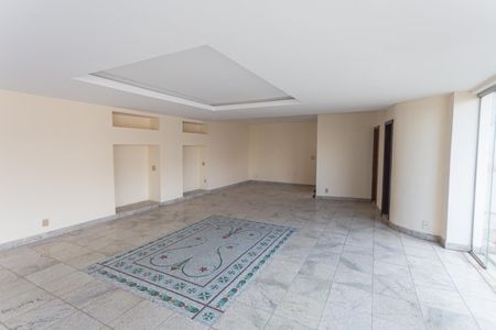 Casa à venda com 640m², 5 quartos e 4 vagasÁrea comum