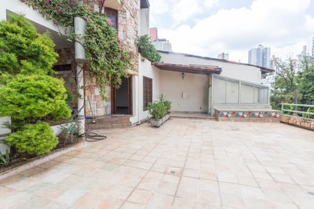 Casa à venda com 640m², 5 quartos e 4 vagasÁrea comum