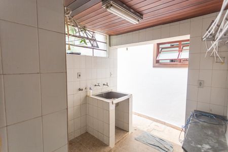 Casa à venda com 640m², 5 quartos e 4 vagasÁrea de Serviço 