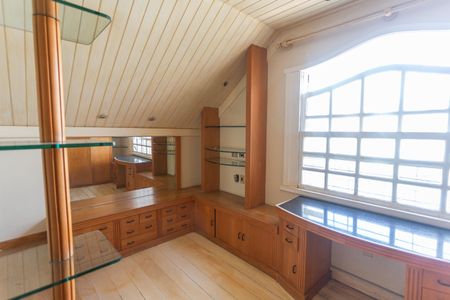 Casa à venda com 640m², 5 quartos e 4 vagasSuíte 2