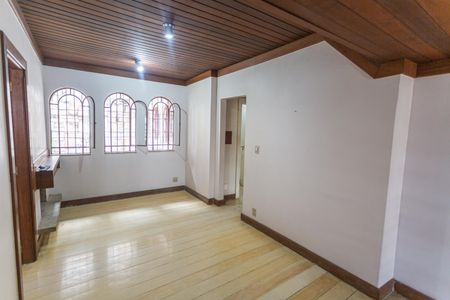 Casa à venda com 640m², 5 quartos e 4 vagasSala 4 