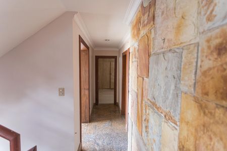 Casa à venda com 640m², 5 quartos e 4 vagasCorredor do 2° Andar