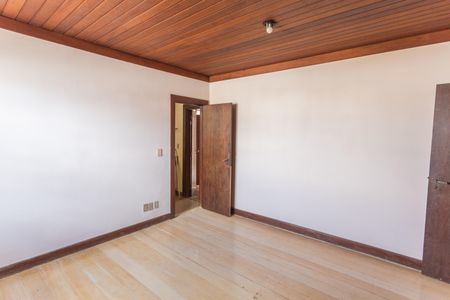 Casa à venda com 640m², 5 quartos e 4 vagasSuíte Principal 