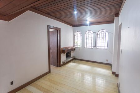 Casa à venda com 640m², 5 quartos e 4 vagasSala 4 