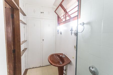 Casa à venda com 640m², 5 quartos e 4 vagasBanheiro da Suíte 1