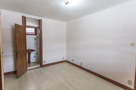 Casa à venda com 640m², 5 quartos e 4 vagasSuíte 1 