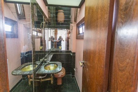 Casa à venda com 640m², 5 quartos e 4 vagasLavabo