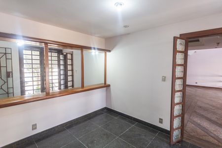 Casa à venda com 640m², 5 quartos e 4 vagasCopa