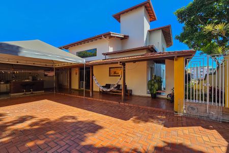 Casa à venda com 406m², 4 quartos e 3 vagasÁrea Externa