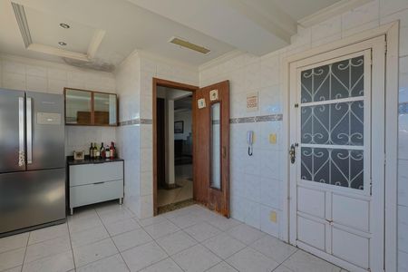 Casa à venda com 406m², 4 quartos e 3 vagasCozinha