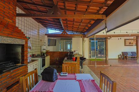 Casa à venda com 406m², 4 quartos e 3 vagasVaranda