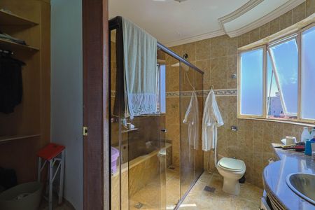 Casa à venda com 406m², 4 quartos e 3 vagasBanheiro da Suíte