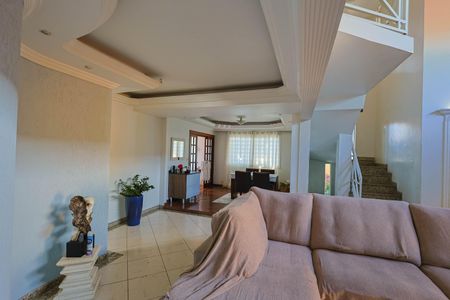 Casa à venda com 406m², 4 quartos e 3 vagasSala