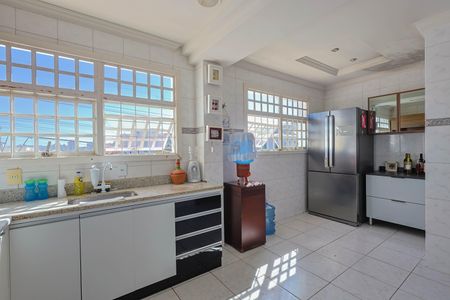 Casa à venda com 406m², 4 quartos e 3 vagasCozinha