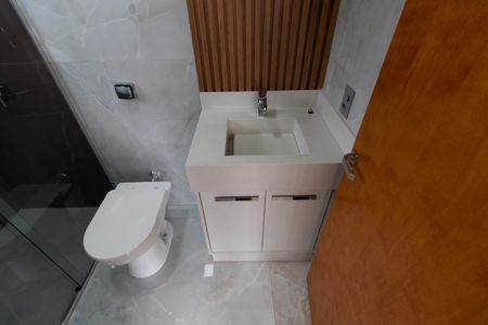 Casa de condomínio para alugar com 531m², 4 quartos e 4 vagas Casa de condomínio para alugar com 531m², 4 quartos e 4 vagasBanheiro Suíte 4