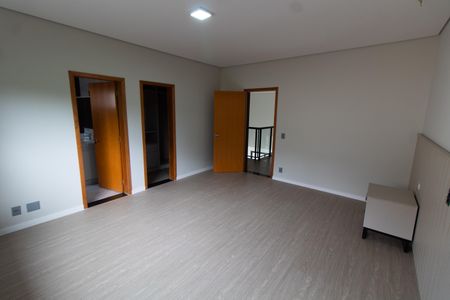 Casa de condomínio para alugar com 531m², 4 quartos e 4 vagas Casa de condomínio para alugar com 531m², 4 quartos e 4 vagasSuíte 2