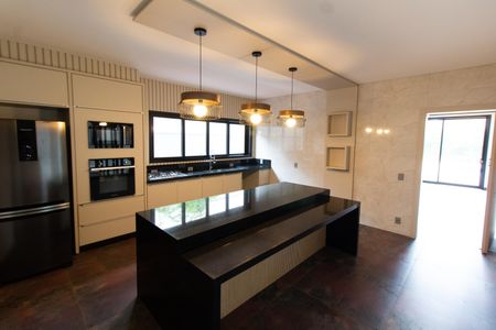 Casa de condomínio para alugar com 531m², 4 quartos e 4 vagas Casa de condomínio para alugar com 531m², 4 quartos e 4 vagasCozinha