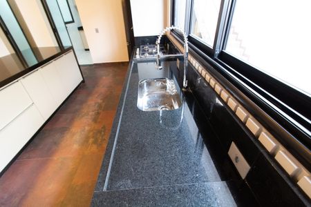 Casa de condomínio para alugar com 531m², 4 quartos e 4 vagas Casa de condomínio para alugar com 531m², 4 quartos e 4 vagasCozinha