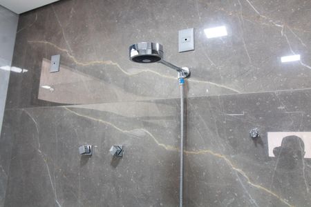 Casa de condomínio para alugar com 531m², 4 quartos e 4 vagas Casa de condomínio para alugar com 531m², 4 quartos e 4 vagasBanheiro Suíte 3