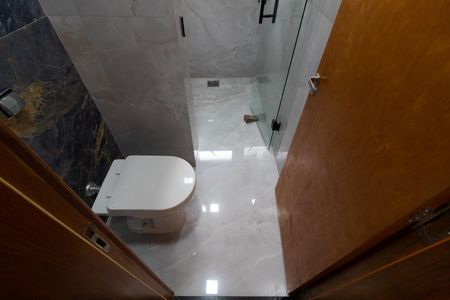 Casa de condomínio para alugar com 531m², 4 quartos e 4 vagas Casa de condomínio para alugar com 531m², 4 quartos e 4 vagasLavabo