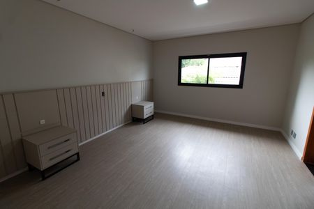 Casa de condomínio para alugar com 531m², 4 quartos e 4 vagas Casa de condomínio para alugar com 531m², 4 quartos e 4 vagasSuíte 2