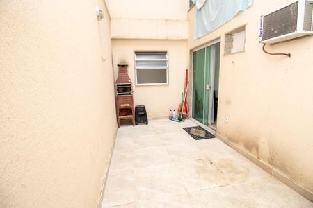 Apartamento à venda com 55m², 1 quarto e sem vagaFachada