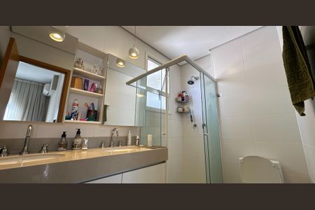 Apartamento à venda com 117m², 3 quartos e 2 vagasBanheiro