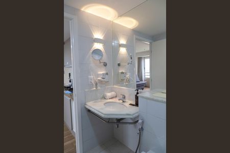 Studio para alugar com 34m², 1 quarto e sem vaga Studio para alugar com 34m², 1 quarto e sem vagaBanheiro