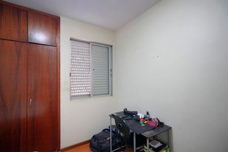 Apartamento à venda com 107m², 4 quartos e 3 vagasQuarto 2