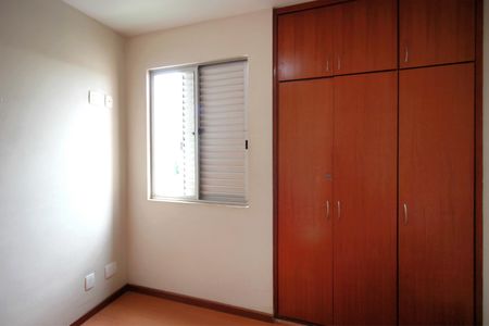 Apartamento à venda com 107m², 4 quartos e 3 vagasQuarto 4