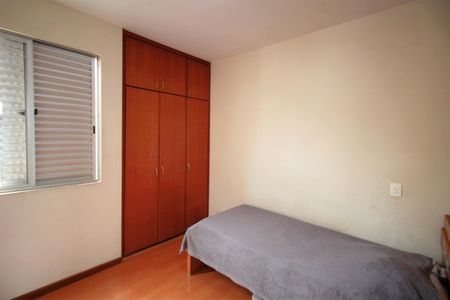Apartamento à venda com 107m², 4 quartos e 3 vagasQuarto 4