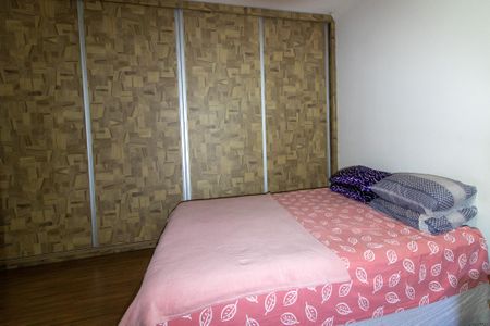 Casa à venda com 240m², 3 quartos e 2 vagasSuíte