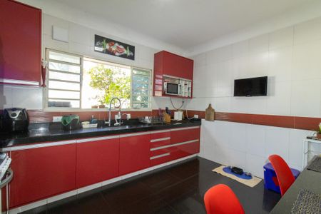 Casa à venda com 240m², 3 quartos e 2 vagasCozinha