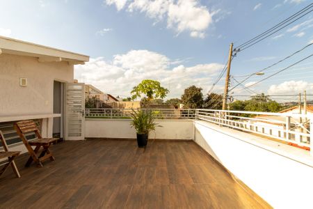 Casa à venda com 240m², 3 quartos e 2 vagasTerraço