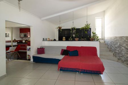 Casa à venda com 240m², 3 quartos e 2 vagasSala