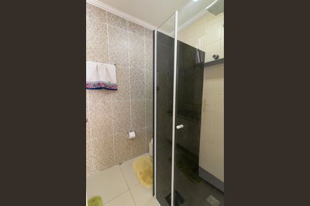 Casa à venda com 240m², 3 quartos e 2 vagasBanheiro