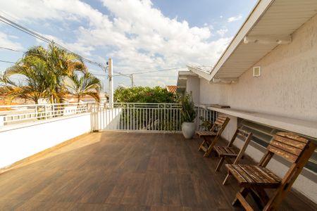 Casa à venda com 240m², 3 quartos e 2 vagasTerraço